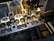 Разгерметизация колодца насос-форсунки из-за выработки под уплотнительным кольцом  дизельных двигателей WAG BRU BKC AXR BEW AXD