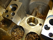 Установленная  и расточенная гильза колодца насос -форсунки двигателей WAG